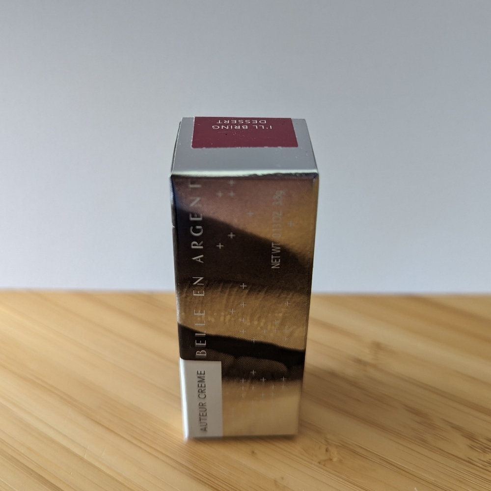 Red lipstick BELLE EN ARGENT Auteur Crème Lip Color I'll Bring Dessert